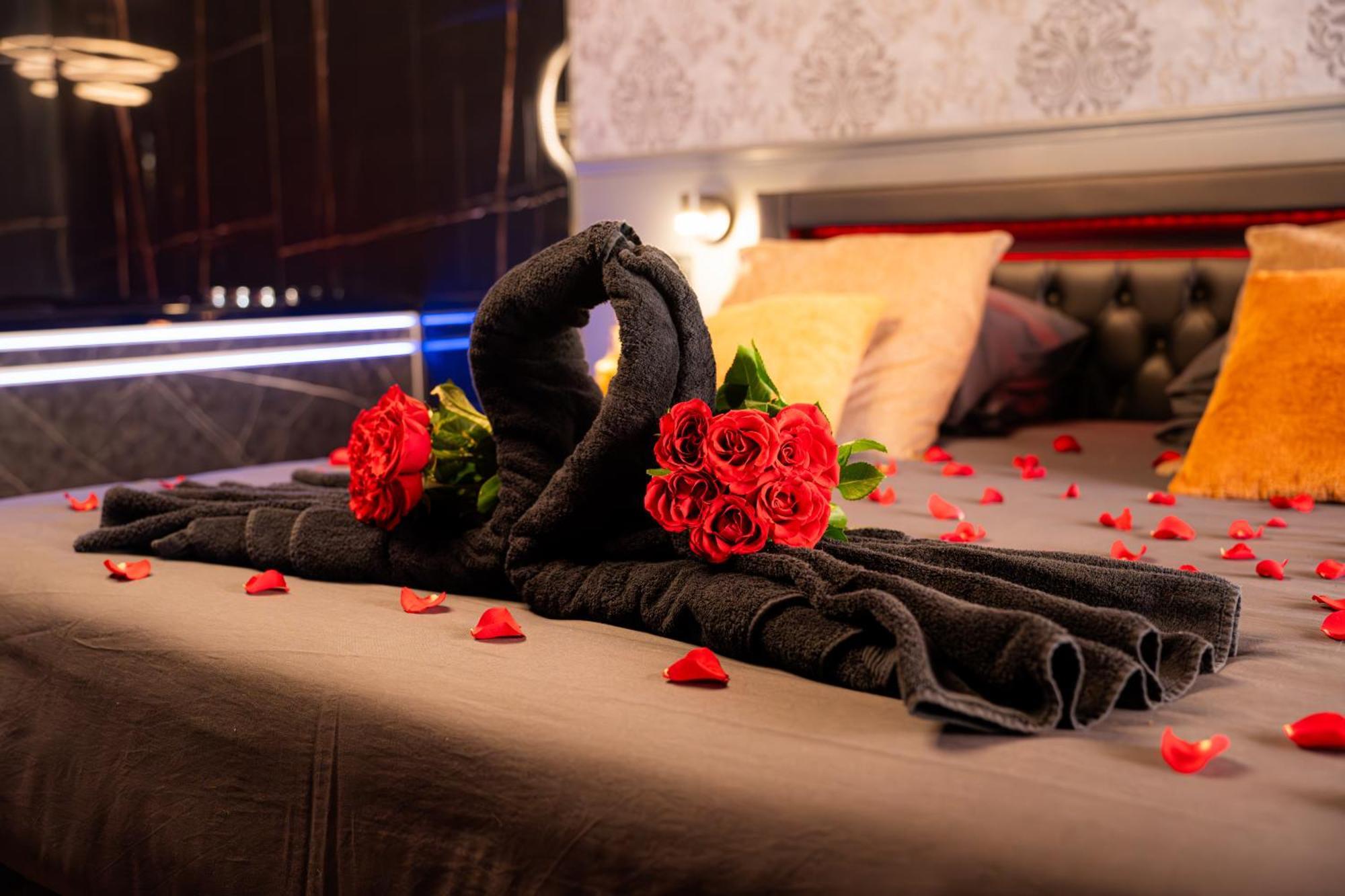 Romance & - Jacuzzi - Parking - * Menton