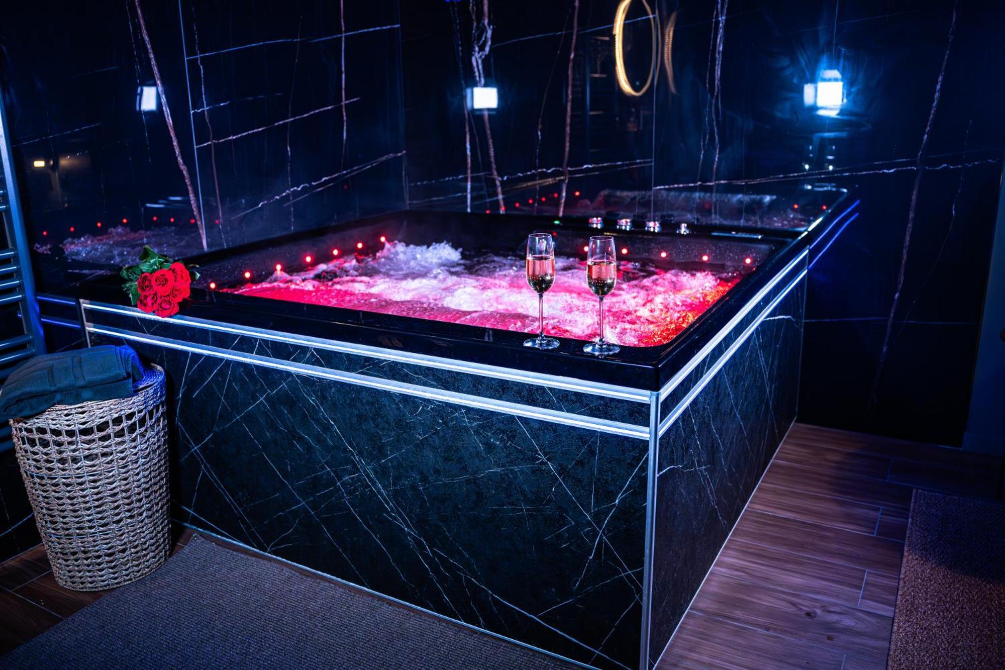 Romance & - Jacuzzi - Parking - Apartment Menton